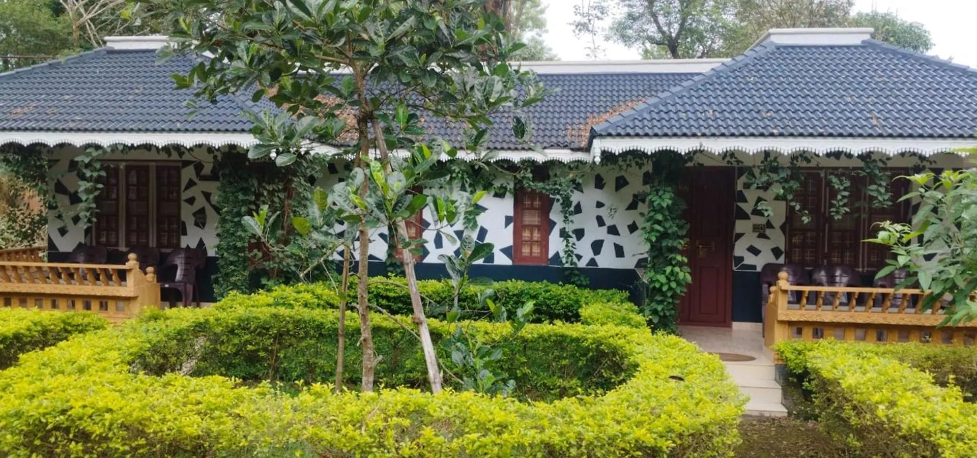 Chegāt Kuruva Castle Cottages - Experience Nature & Wildlife אכסניה